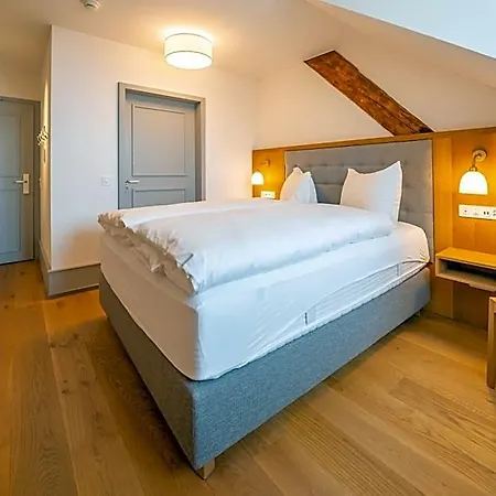 Hotel Weissenstein 4*